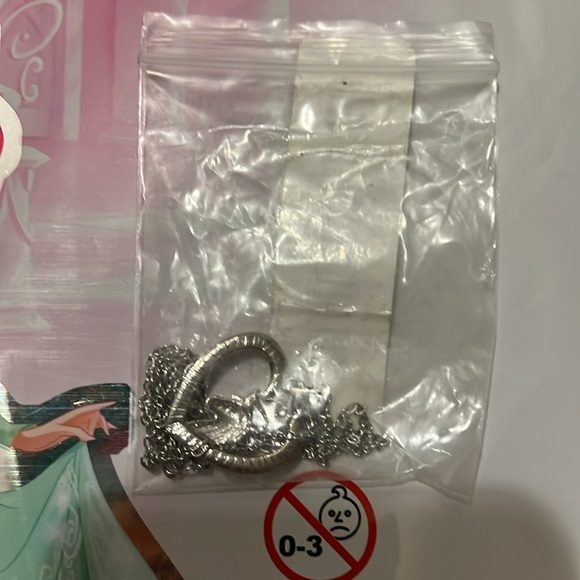 NWT - Unicorn heart necklace and Disney princess surprise bag. - Picture 4 of 5